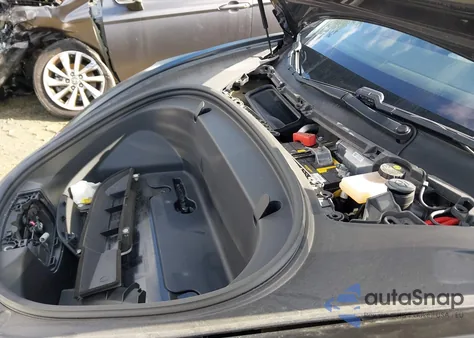 2019 Tesla Model 3 Long Range/Mid Range/Standard Range/Standard Range Plus z USA, uszkodzony, nr VIN 5YJ3E1EA6KF362425